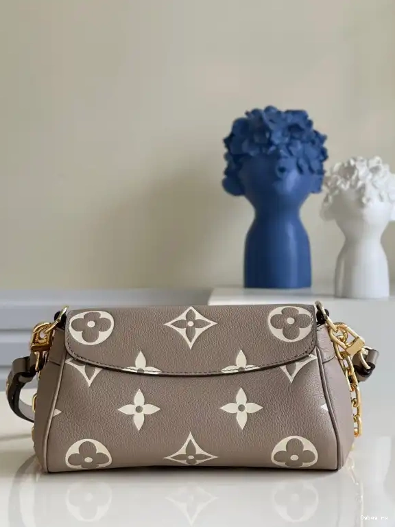 FAVORITE LOUIS VUITTON 0611